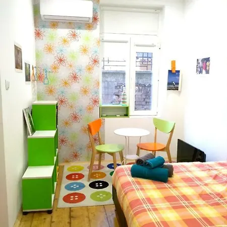 Group Family Top Center Lux Apart *