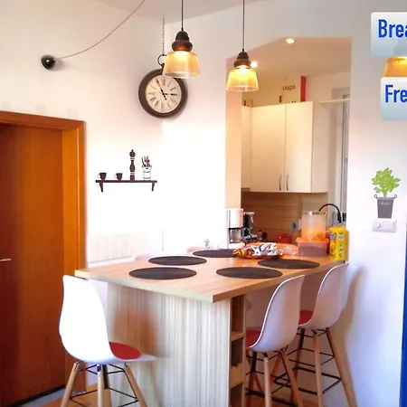 Group Family Top Center Lux Apart דירה סופיה